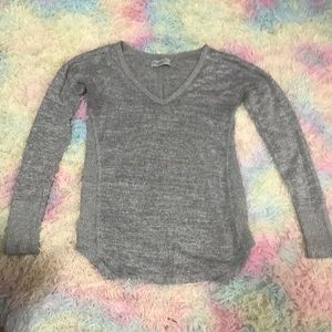Super Soft and Cozy Long Sleeve Abercrombie & Fitch V-Neck Shirt! Size:XS